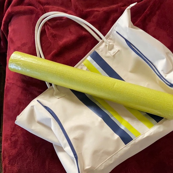 DSW Handbags - DSW Yoga Mat and Tote
